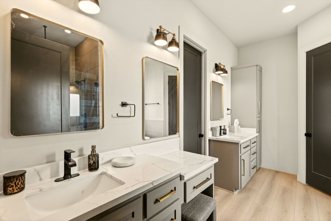 115 Country View Lane Schulenburg, TX 78956 - Photo 27 of 44 a bathroom with a sink and a mirror