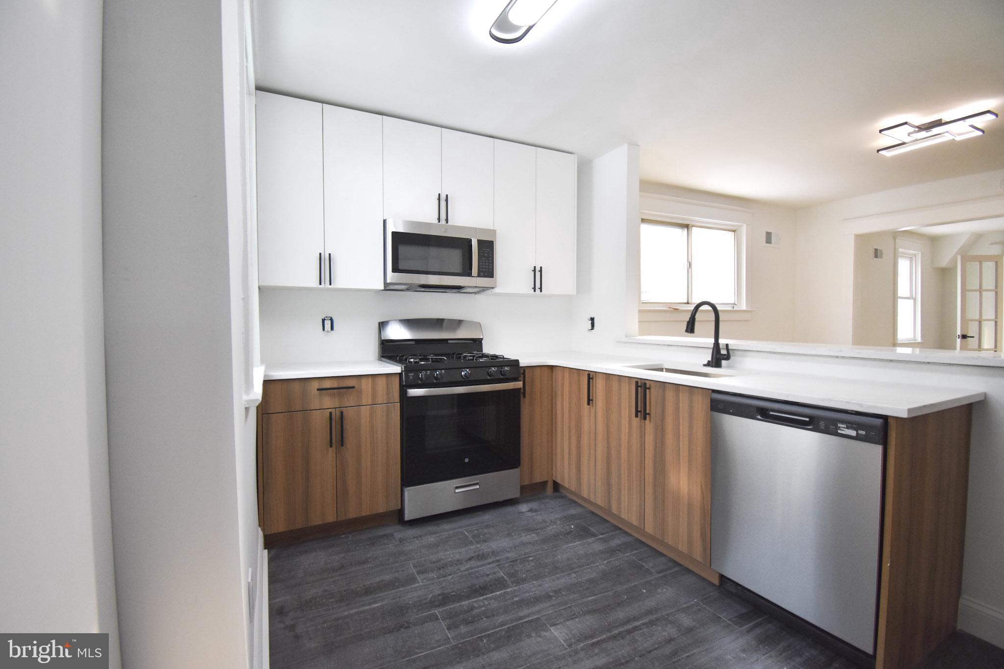 247 Heather Road Upper Darby, PA 19082 - Photo 4 of 24