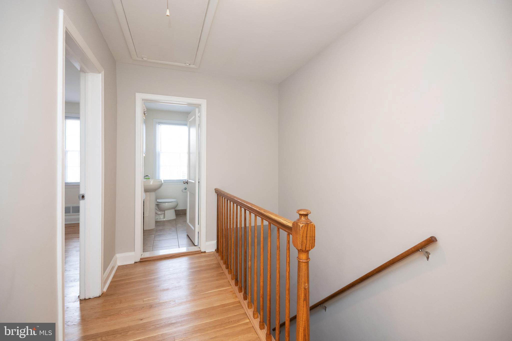 1545 Dellsway Road Towson, MD 21286 - Photo 17 of 35 Upstairs Hallway