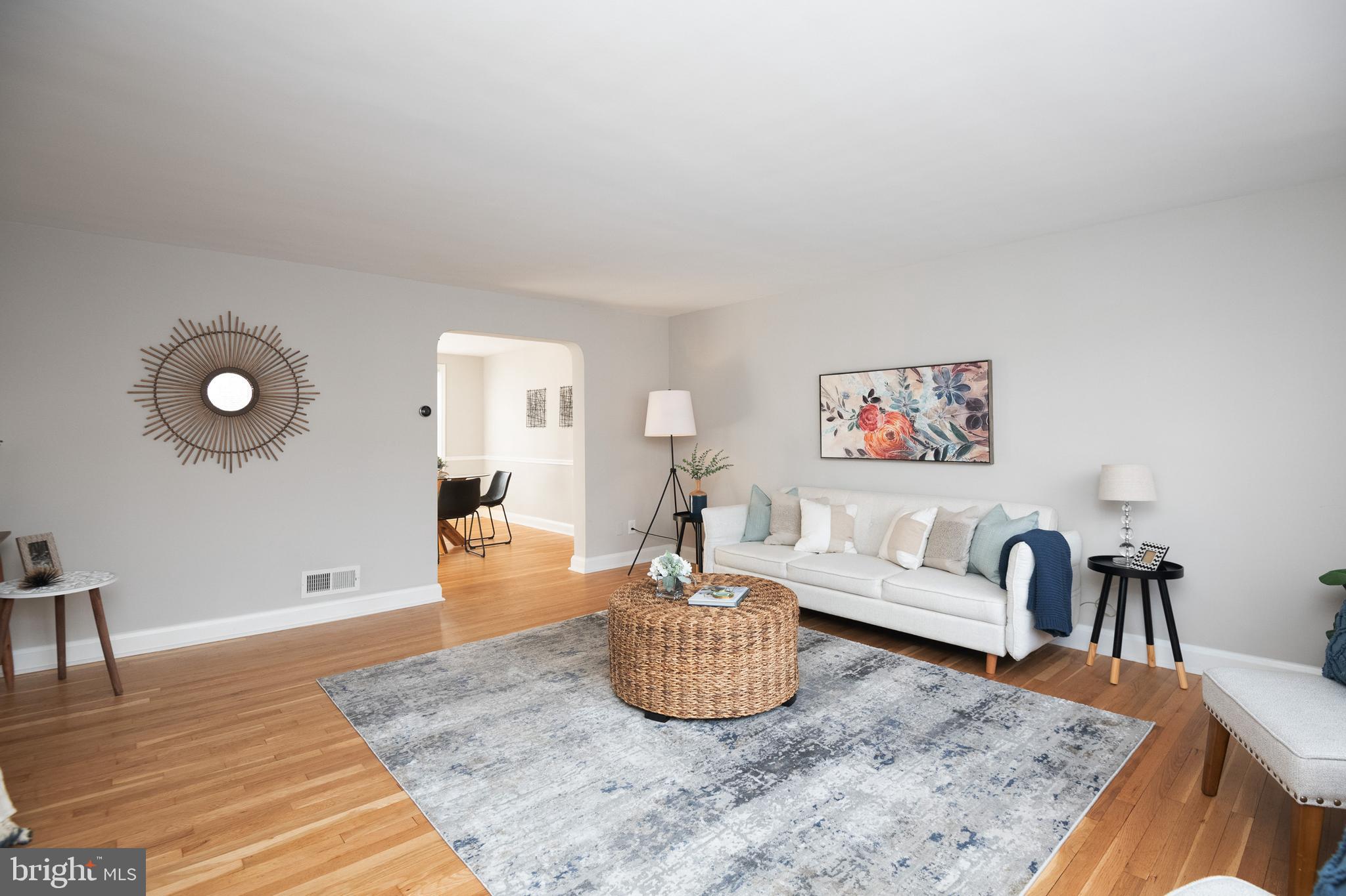 1545 Dellsway Road Towson, MD 21286 - Photo 6 of 35 Spacious Living Room