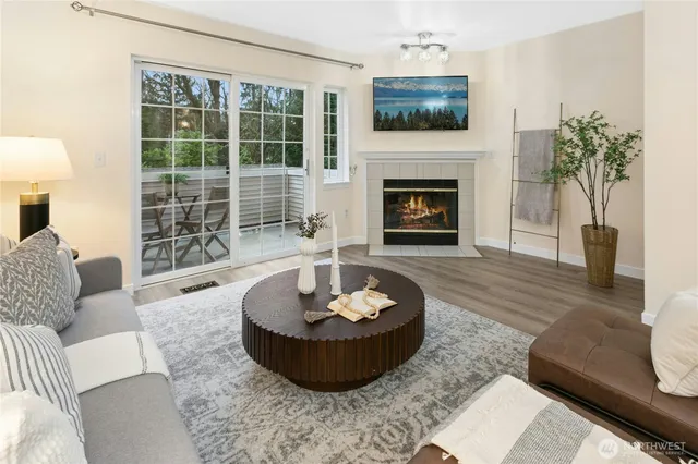 $575,000 | 601 12th Avenue Northwest, Unit E4, Issaquah, WA 98027