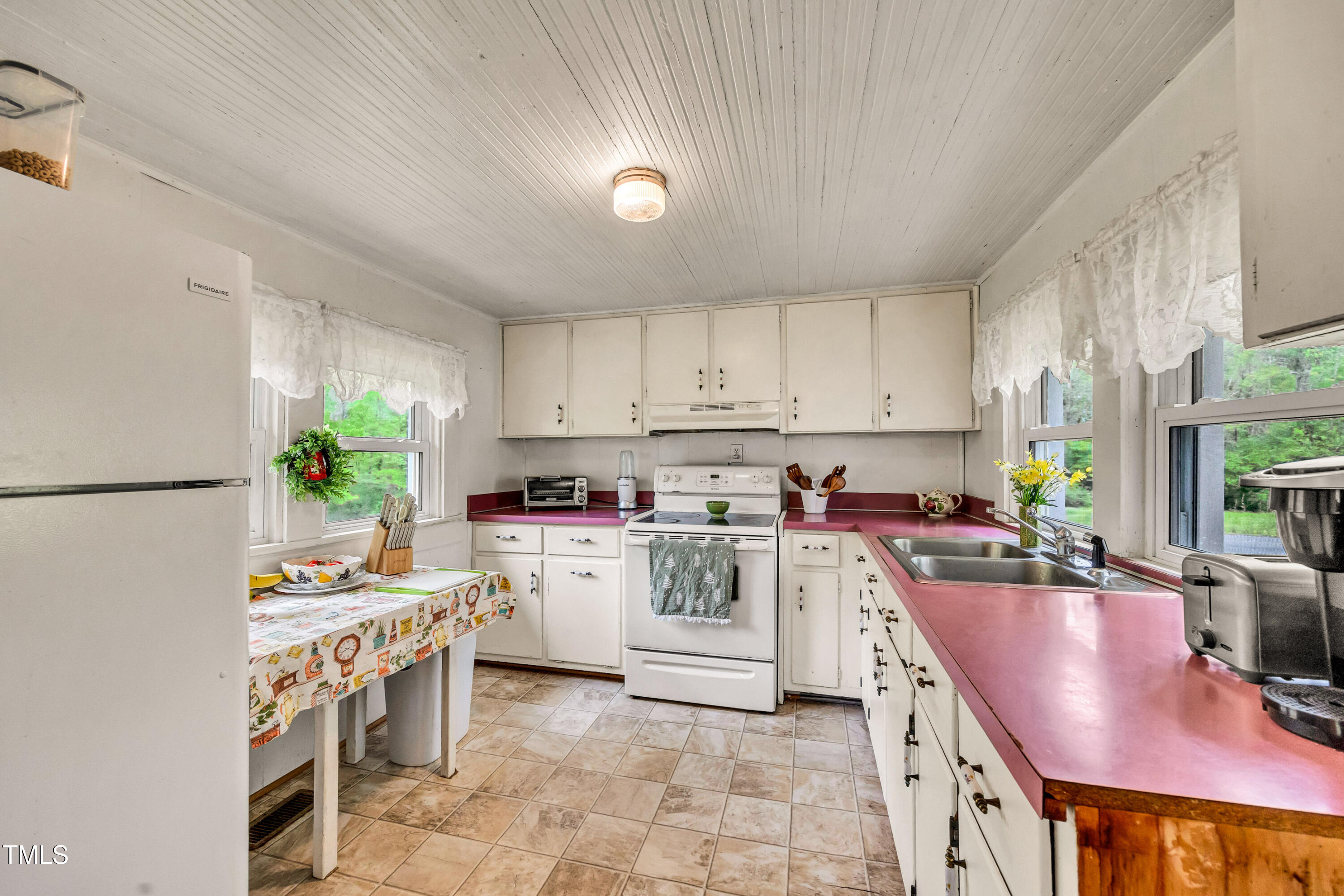 489 Purvis Farm Road Robbins, NC 27325 - Photo 13 of 32 489 Purvis Farm Road-15