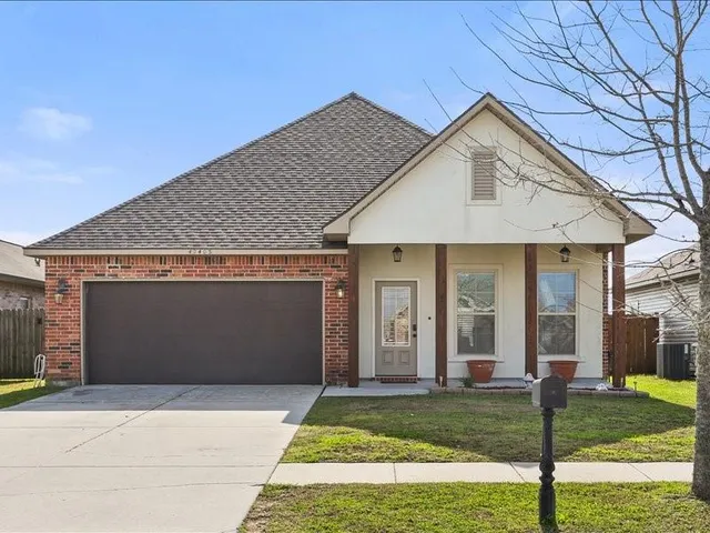 $295,000 | 42403 Tigers Eye Stone Avenue, Prairieville, LA 70769