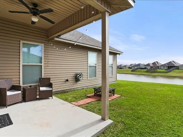 $295,000 | 42403 Tigers Eye Stone Avenue, Prairieville, LA 70769