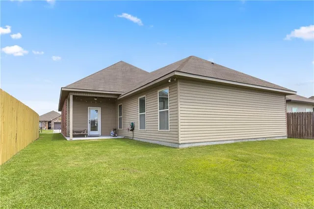 $300,000 | 42403 Tigers Eye Stone Avenue, Prairieville, LA 70769