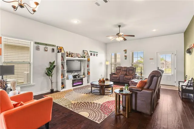 $300,000 | 42403 Tigers Eye Stone Avenue, Prairieville, LA 70769