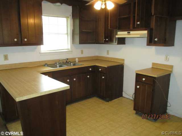 3984 Hickory Fork Road Gloucester, VA 23061 - Photo 3 of 8 Kitchen