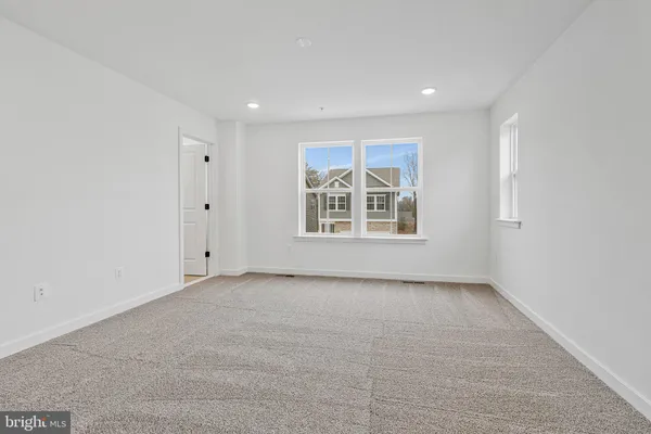 $615,999 | 5725 Howard Drive, Glen Burnie, MD 21061