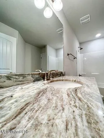 $2,600 | 15349 Lakeview Court, Gulfport, MS 39503