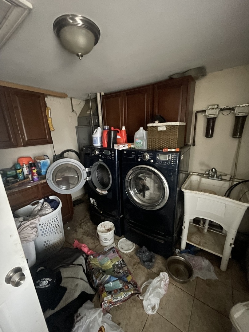 19227 Jacquie Avenue Romeoville, IL 60446 - Photo 13 of 17 a room with toys and storage