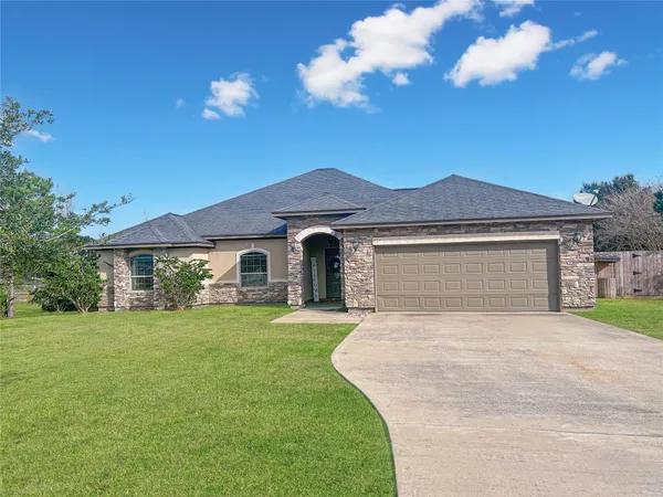 $475,000 | 626 Sunset Trail, Angleton, TX 77515