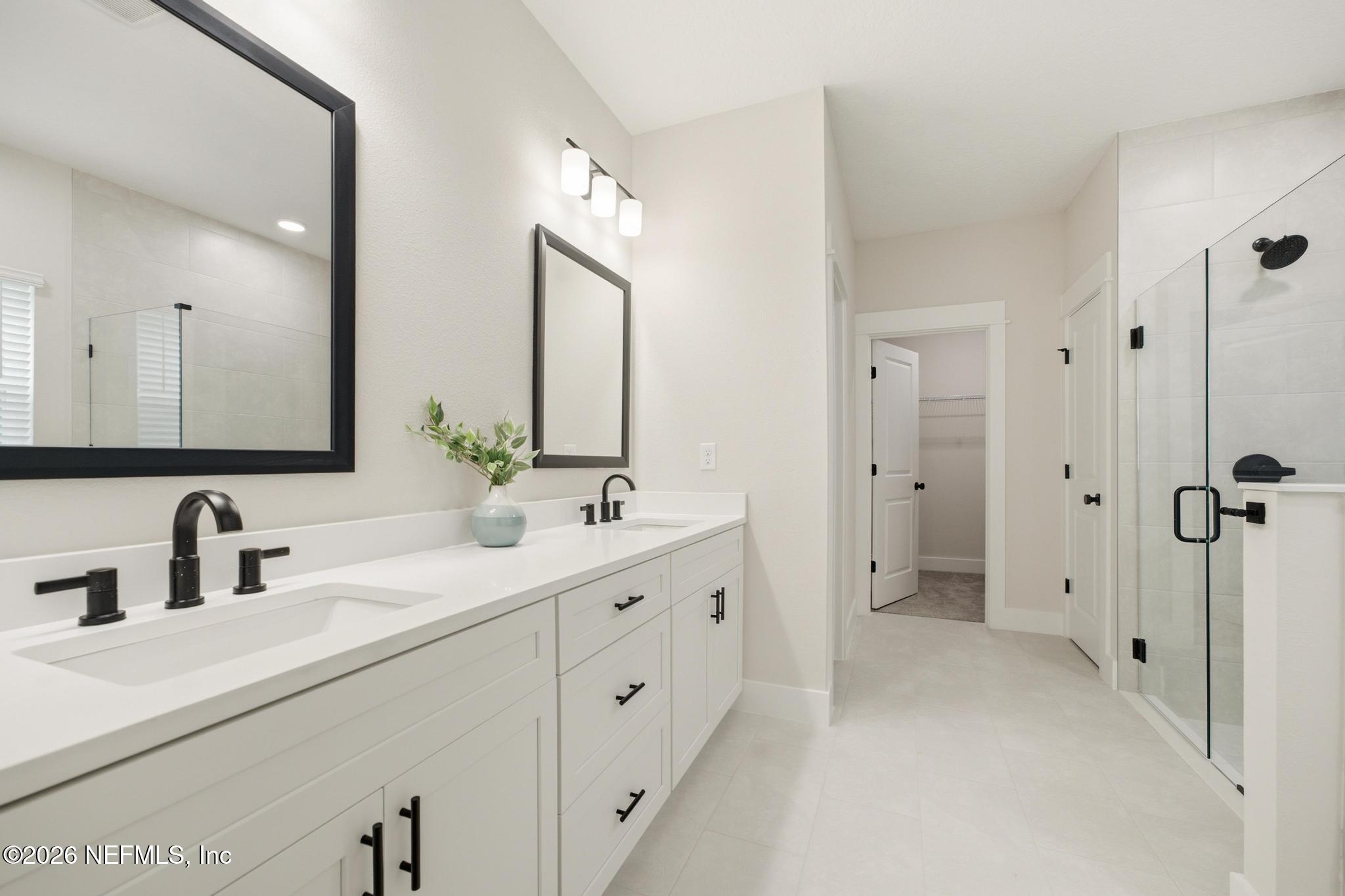 5625 Grand Cayman Road Jacksonville, FL 32226 - Photo 18 of 38 Primary Ensuite