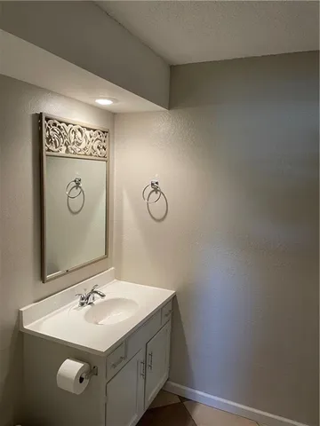 $190,000 | 674 Northwest Valleybrook Road, Blue Springs, MO 64014