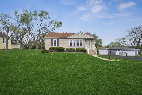 $374,900 | 10732 71st Street, Countryside, IL 60525