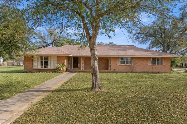 $360,000 | 506 Maple Street, Calvert, TX 77837