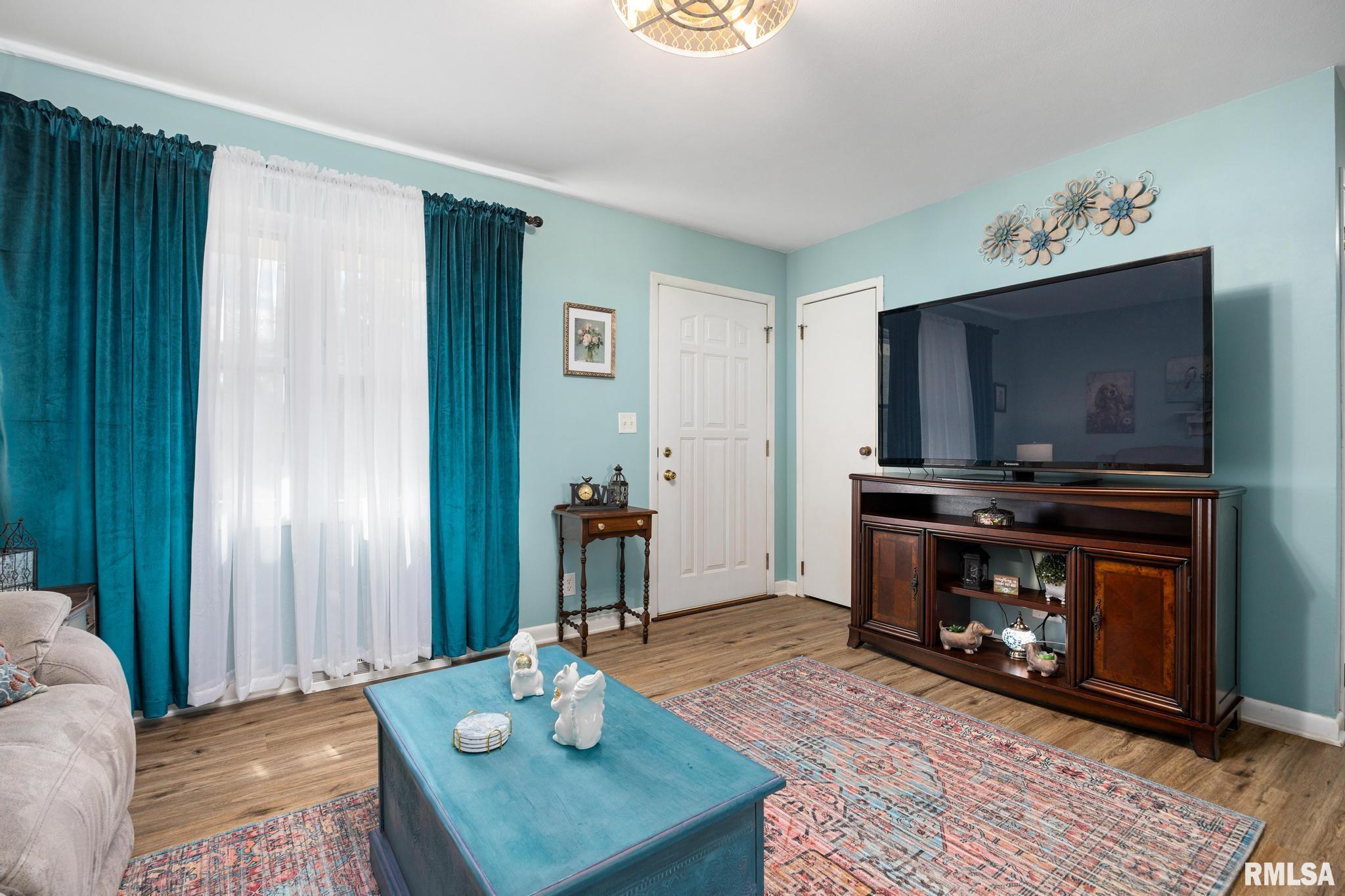 209 Linnhill Lane Washington, IL 61571 - Photo 4 of 31
