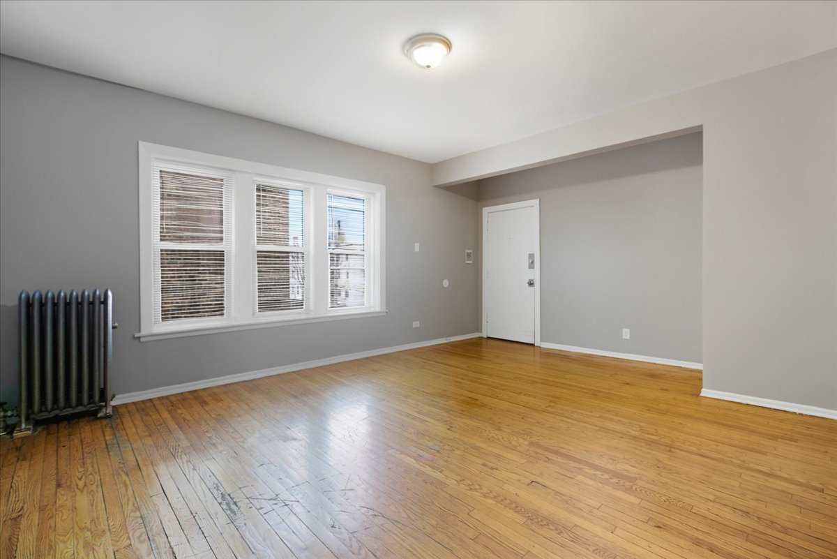 6716 South Merrill Avenue, Unit 2E Chicago, IL 60649 - Photo 3 of 10