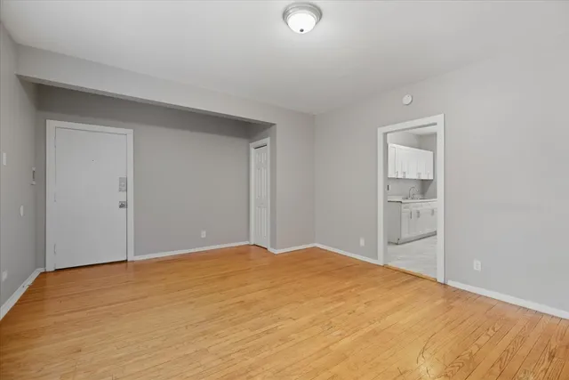 $1,100 | 6716 South Merrill Avenue, Unit 2E, Chicago, IL 60649