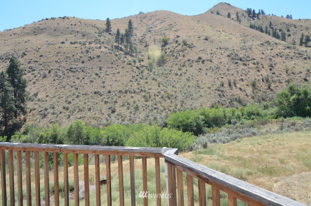 1115 Pitcher Canyon Road Wenatchee, WA 98801 - Photo 3 of 17 Gallery Image 3