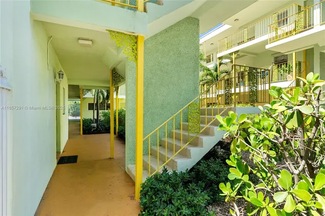 $1,500 | 2031 Dewey Street, Unit 302, Hollywood, FL 33020