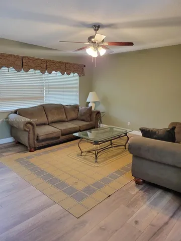 $1,500 | 2031 Dewey Street, Unit 302, Hollywood, FL 33020