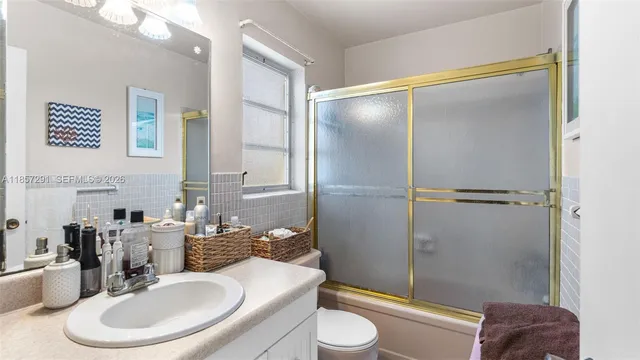 $1,500 | 2031 Dewey Street, Unit 302, Hollywood, FL 33020