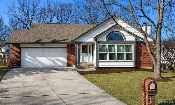 $379,900 | 13 Running Waters Court, St. Charles, MO 63304