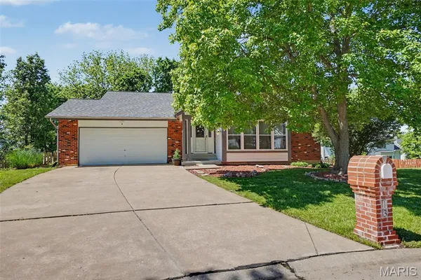 $379,900 | 13 Running Waters Court, St. Charles, MO 63304
