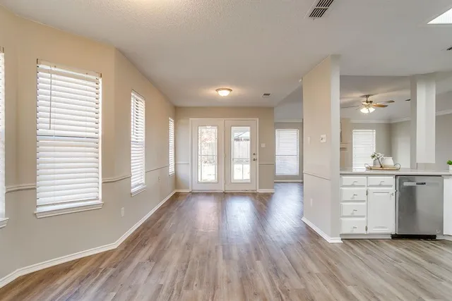 $290,000 | 104 Sandlewood Lane, Burleson, TX 76028