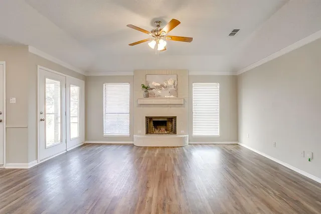 $290,000 | 104 Sandlewood Lane, Burleson, TX 76028