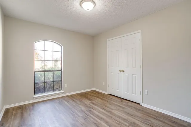 $290,000 | 104 Sandlewood Lane, Burleson, TX 76028