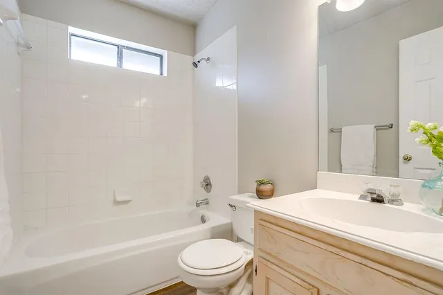 $290,000 | 104 Sandlewood Lane, Burleson, TX 76028