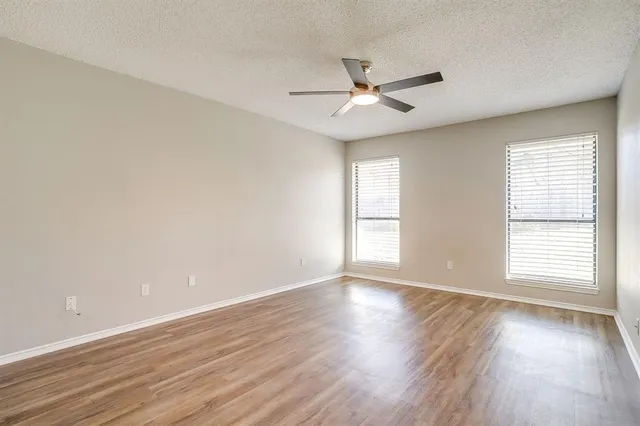 $290,000 | 104 Sandlewood Lane, Burleson, TX 76028