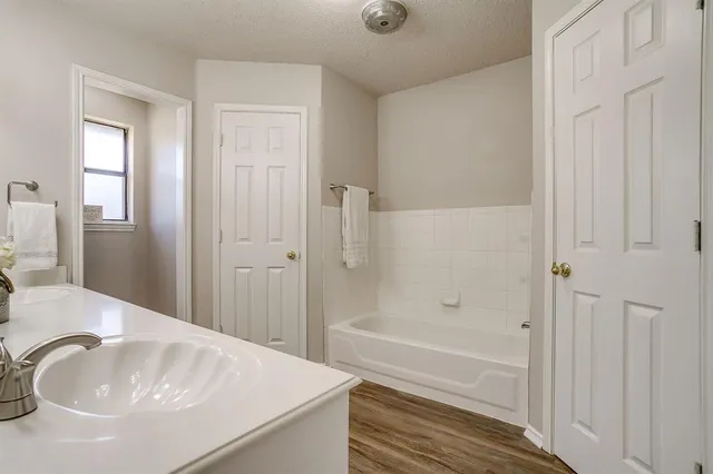 $290,000 | 104 Sandlewood Lane, Burleson, TX 76028