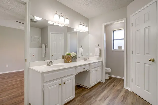 $290,000 | 104 Sandlewood Lane, Burleson, TX 76028