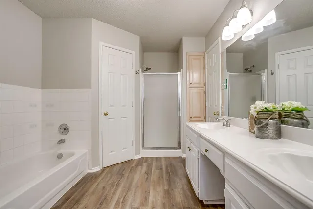 $290,000 | 104 Sandlewood Lane, Burleson, TX 76028