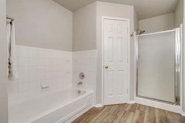 $290,000 | 104 Sandlewood Lane, Burleson, TX 76028