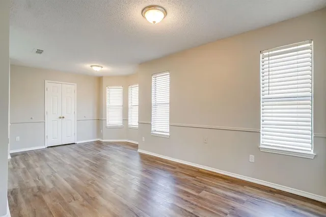 $290,000 | 104 Sandlewood Lane, Burleson, TX 76028