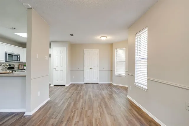 $290,000 | 104 Sandlewood Lane, Burleson, TX 76028