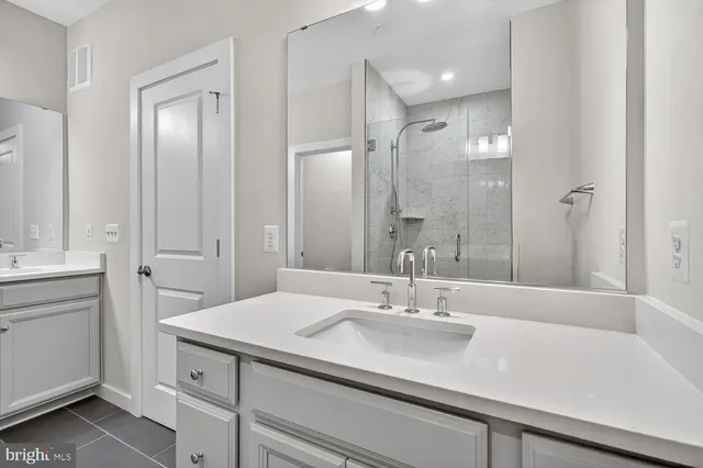 $665,000 | 16282 Connors Way, Unit 26, Rockville, MD 20855