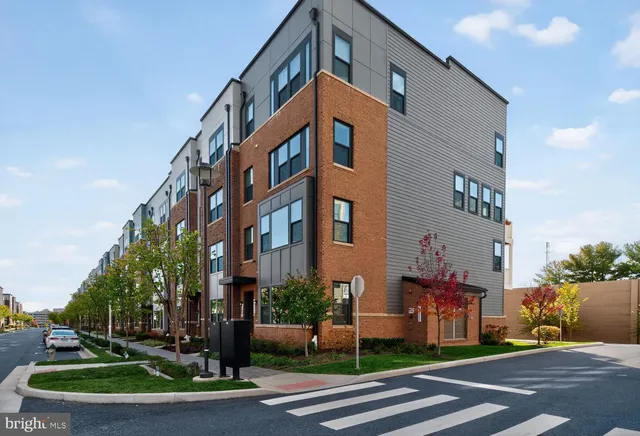 $665,000 | 16282 Connors Way, Unit 26, Rockville, MD 20855
