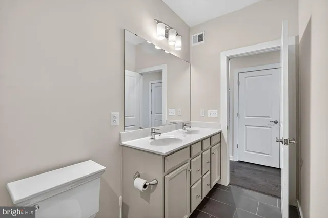 $665,000 | 16282 Connors Way, Unit 26, Rockville, MD 20855