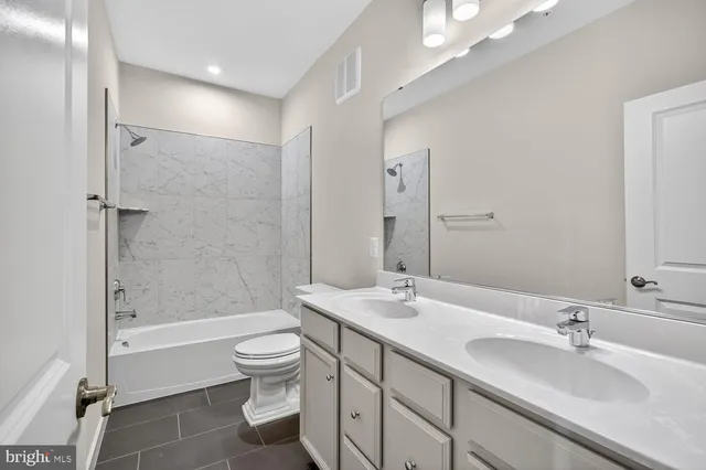 $665,000 | 16282 Connors Way, Unit 26, Rockville, MD 20855