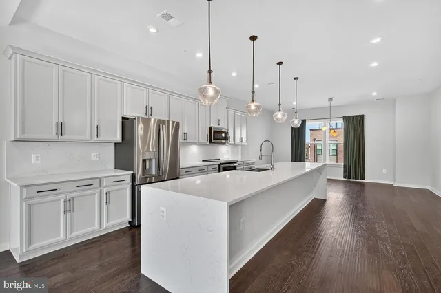 $665,000 | 16282 Connors Way, Unit 26, Rockville, MD 20855