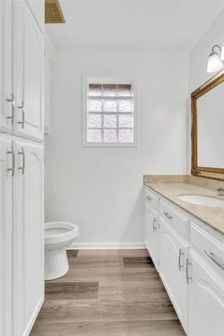 $2,100 | 1909 Castlegate Drive, Henderson, TX 75654