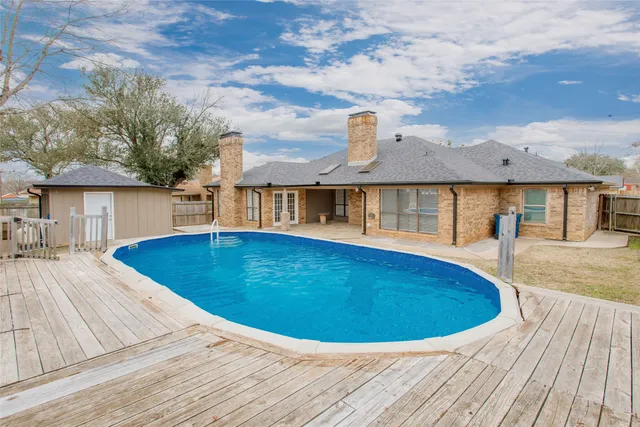 $2,100 | 1909 Castlegate Drive, Henderson, TX 75654