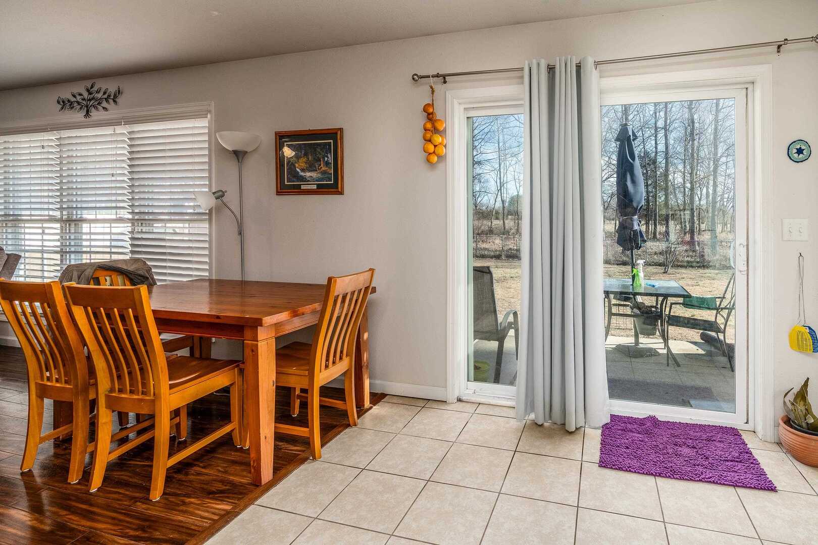 11114 Zachary Drive Marion, IL 62959 - Photo 8 of 34 a view of a dining room with furniture