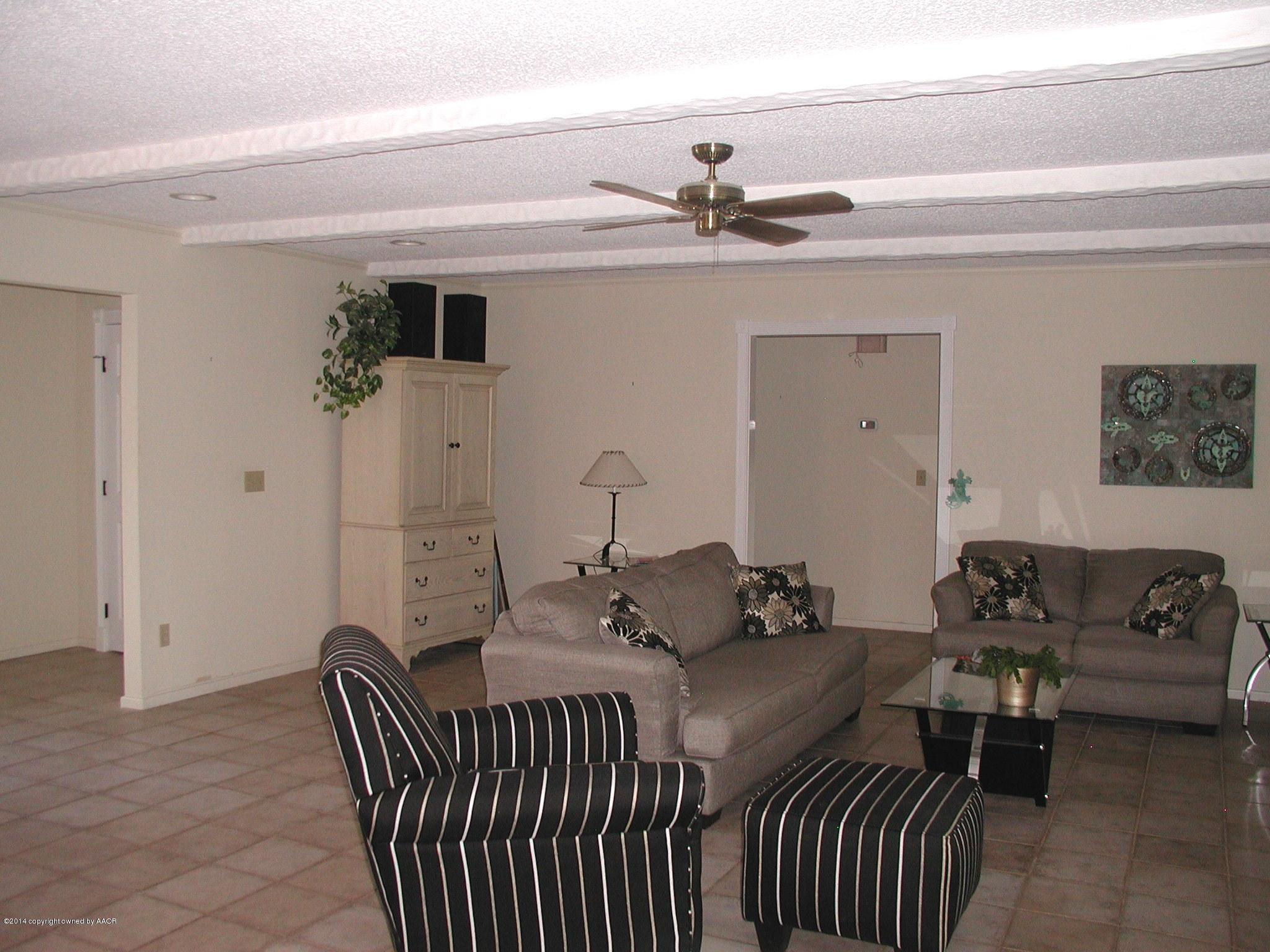 6001 White Fence Road Canyon, TX 79015 - Photo 7 of 29 Living Room 2