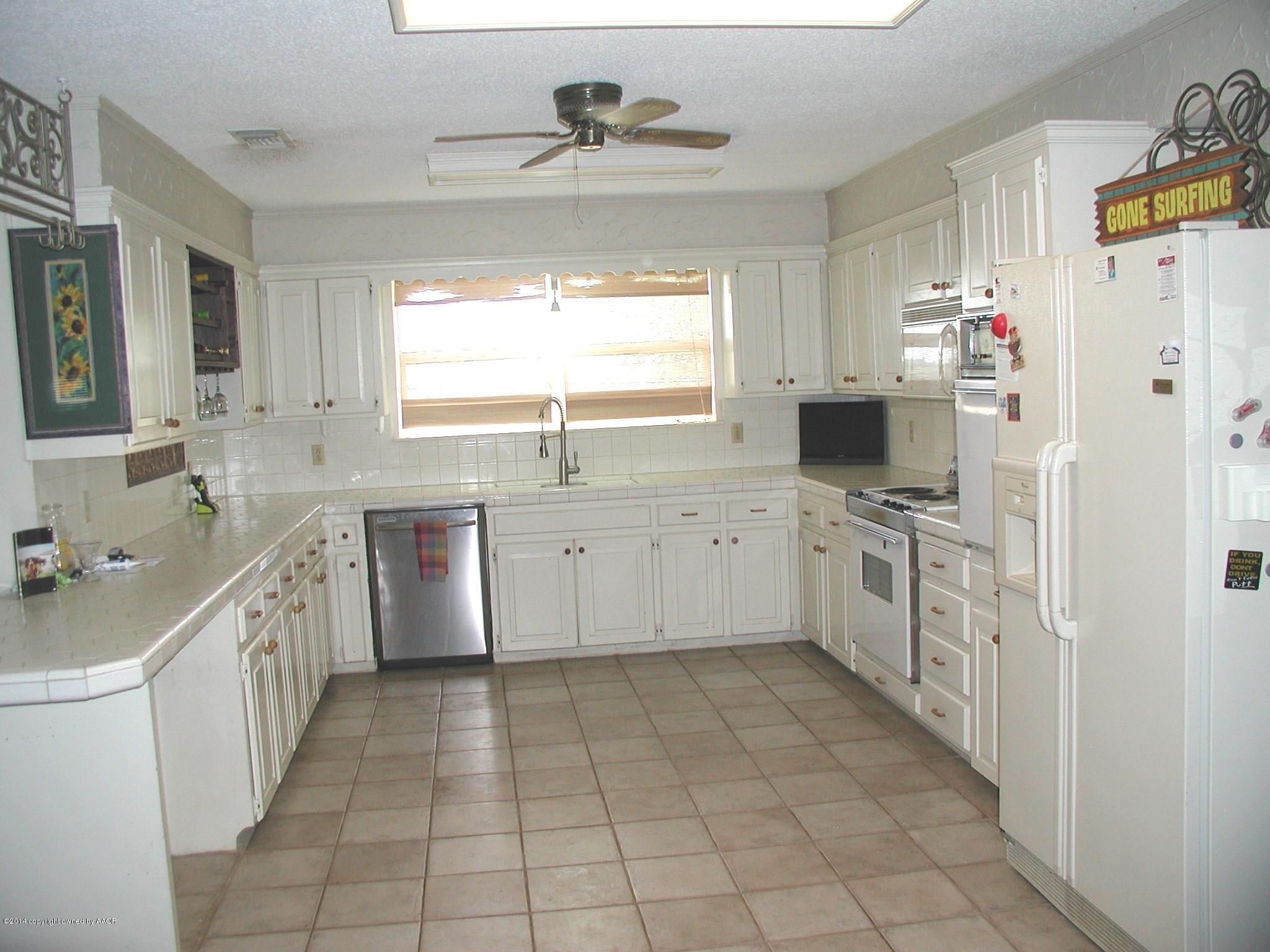 6001 White Fence Road Canyon, TX 79015 - Photo 8 of 29 Kitchen