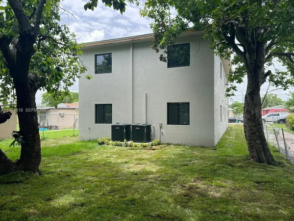 $3,200 | 1978 Northwest 48th Street, Unit 1976, Miami, FL 33142
